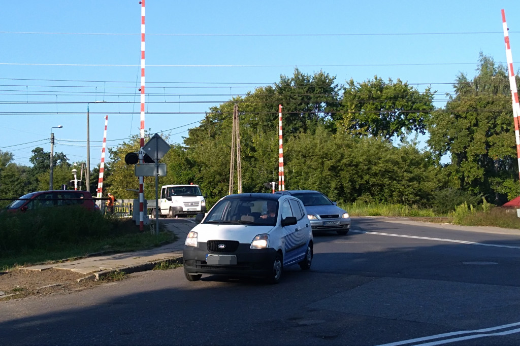 Przejazd ul. Nadbzurzańską i Chełmońskiego