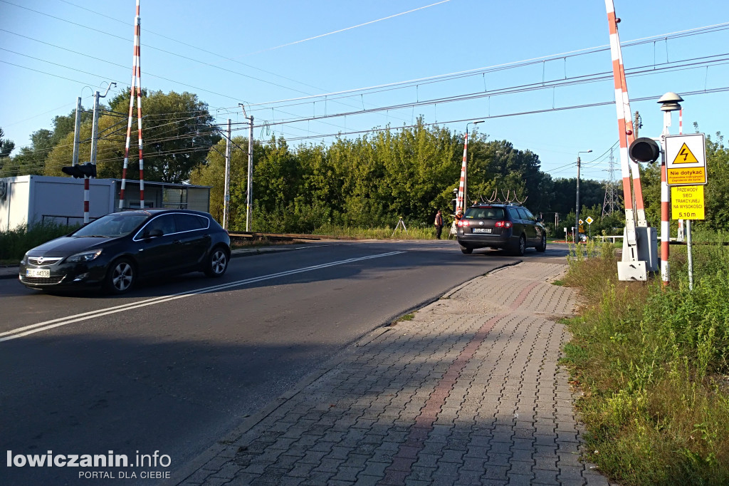 Przejazd ul. Nadbzurzańską i Chełmońskiego