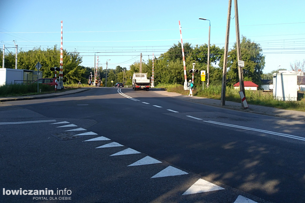 Przejazd ul. Nadbzurzańską i Chełmońskiego