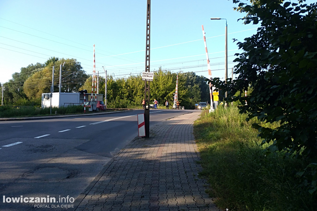 Przejazd ul. Nadbzurzańską i Chełmońskiego