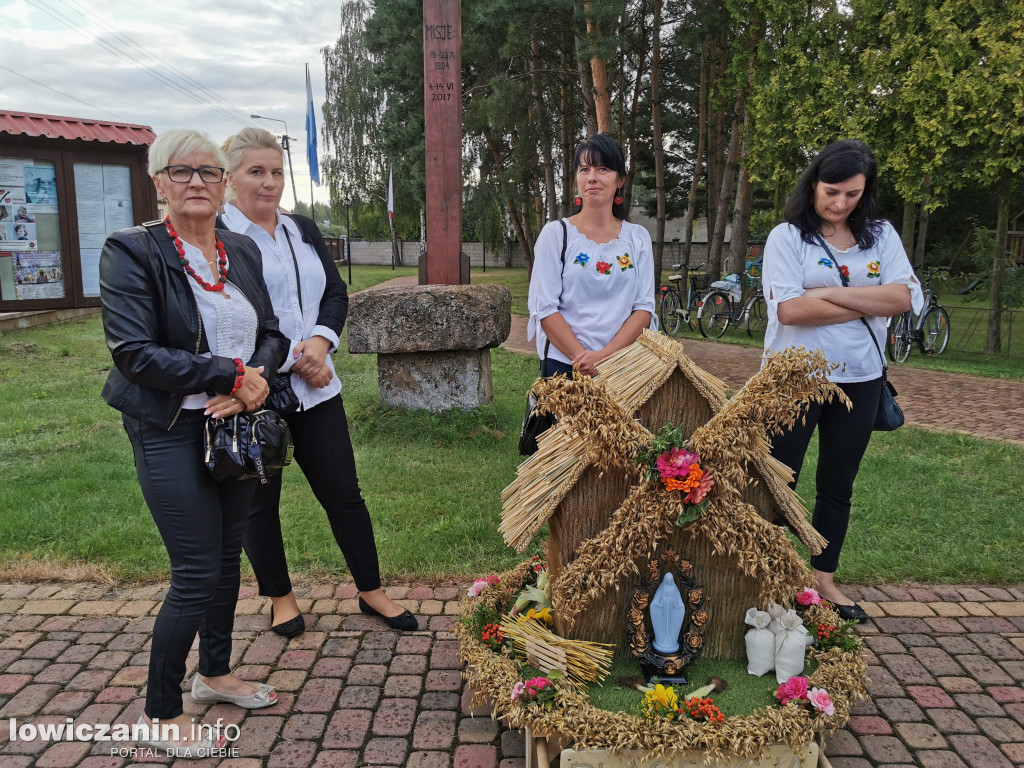 Dożynki i odpust w Bobrownikach