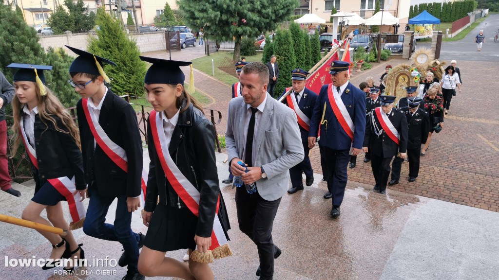 Dożynki i odpust w Bobrownikach