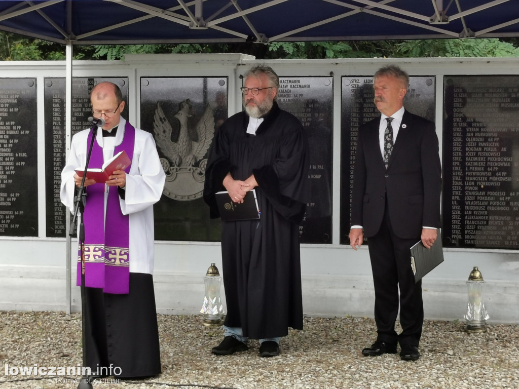 Uroczystości na cmentarzu przy ul. Listopadowej