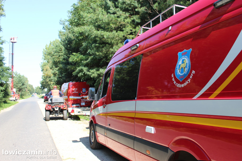 25 zastępów straży na Guźni