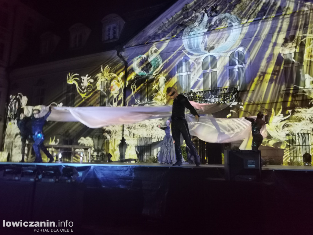 Opera Goplana przed pałacem w Nieborowie