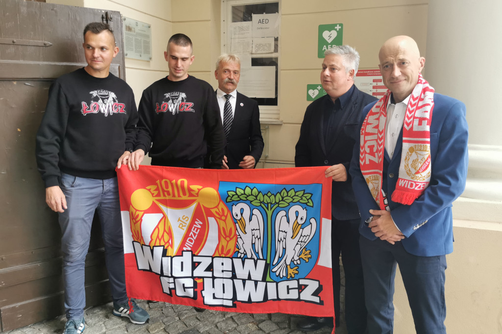 Łowicz zyskał pierwszy defibrylator AED!