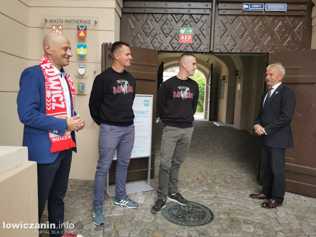 Łowicz zyskał pierwszy defibrylator AED!