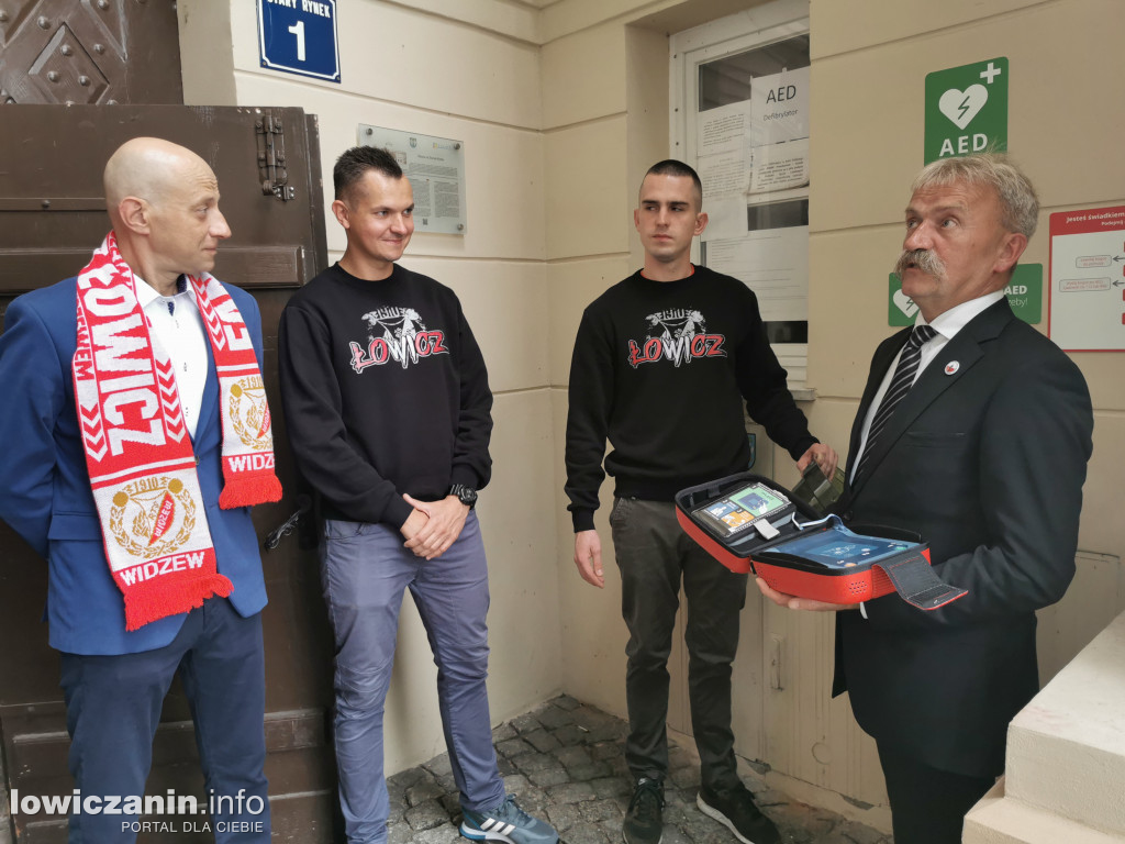 Łowicz zyskał pierwszy defibrylator AED!