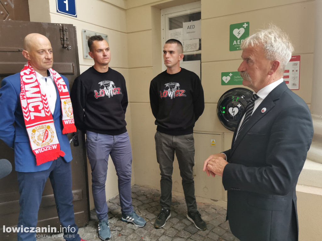 Łowicz zyskał pierwszy defibrylator AED!