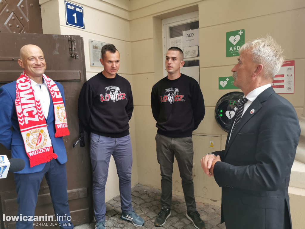 Łowicz zyskał pierwszy defibrylator AED!