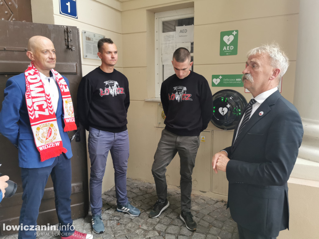 Łowicz zyskał pierwszy defibrylator AED!