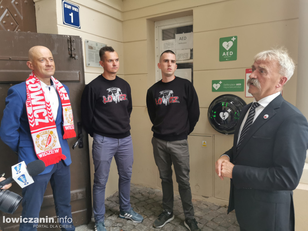 Łowicz zyskał pierwszy defibrylator AED!