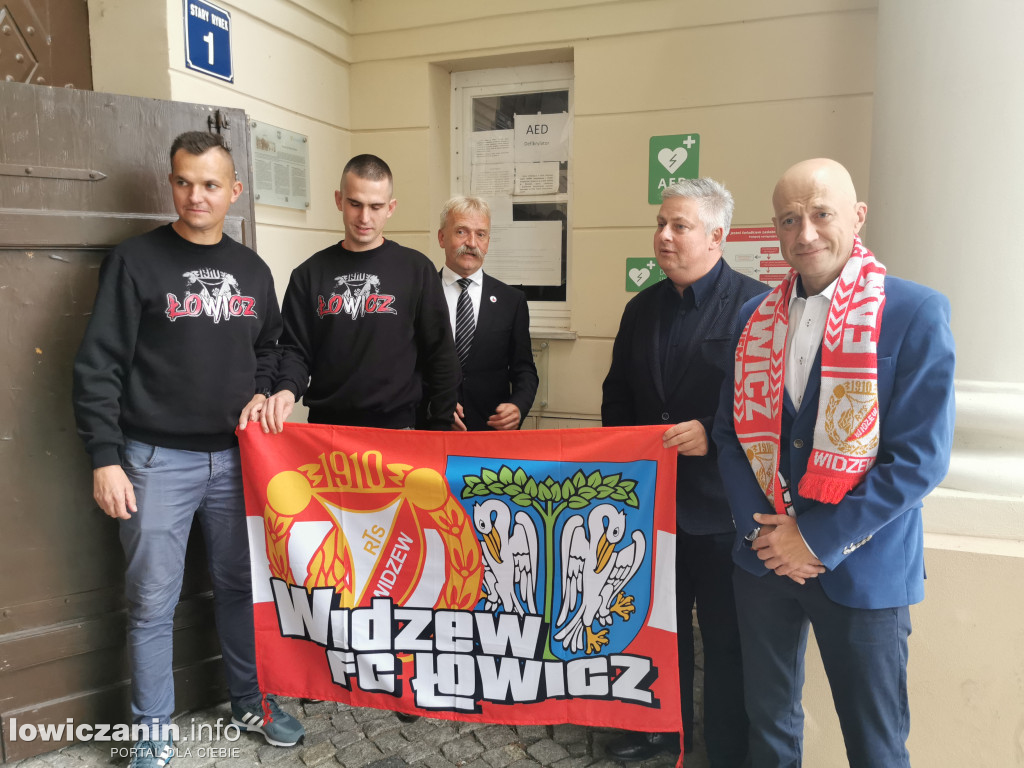 Łowicz zyskał pierwszy defibrylator AED!