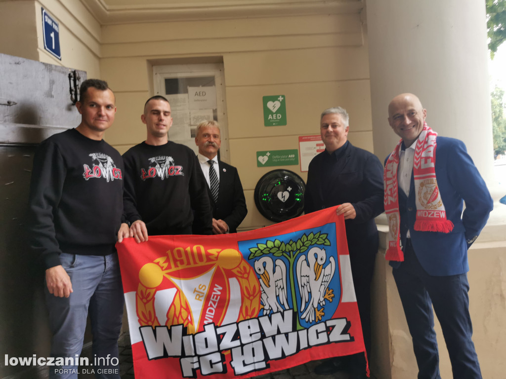 Łowicz zyskał pierwszy defibrylator AED!