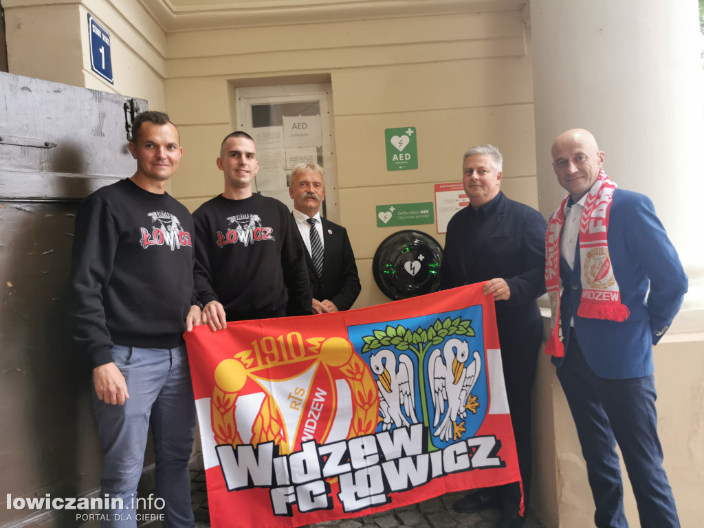Łowicz zyskał pierwszy defibrylator AED!