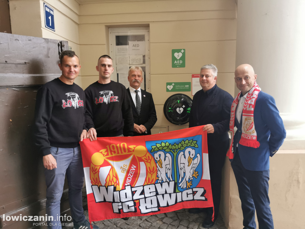 Łowicz zyskał pierwszy defibrylator AED!