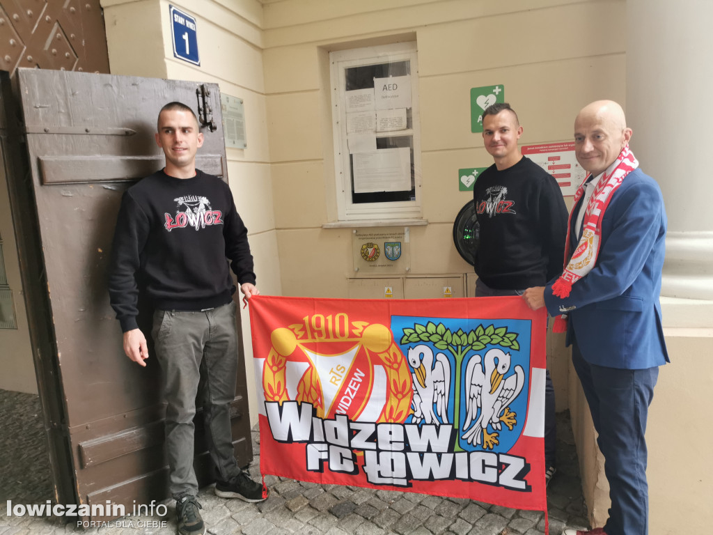 Łowicz zyskał pierwszy defibrylator AED!