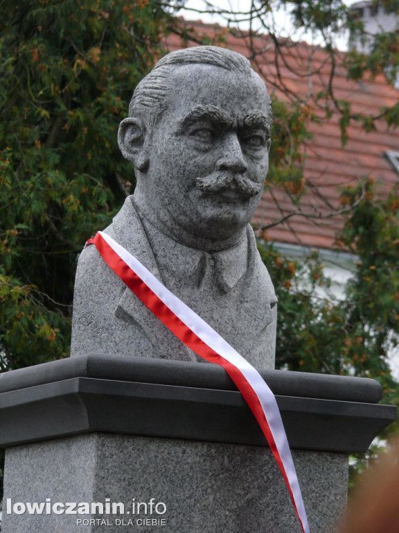 Główni politycy PSL na odsłonięciu pomnika Witosa