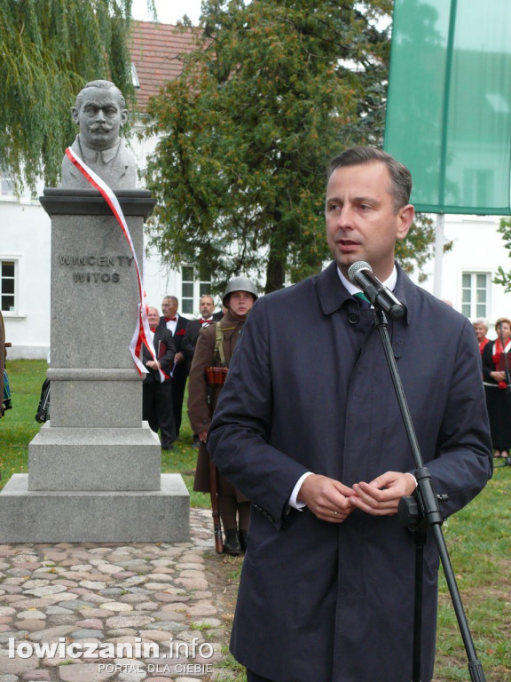 Główni politycy PSL na odsłonięciu pomnika Witosa