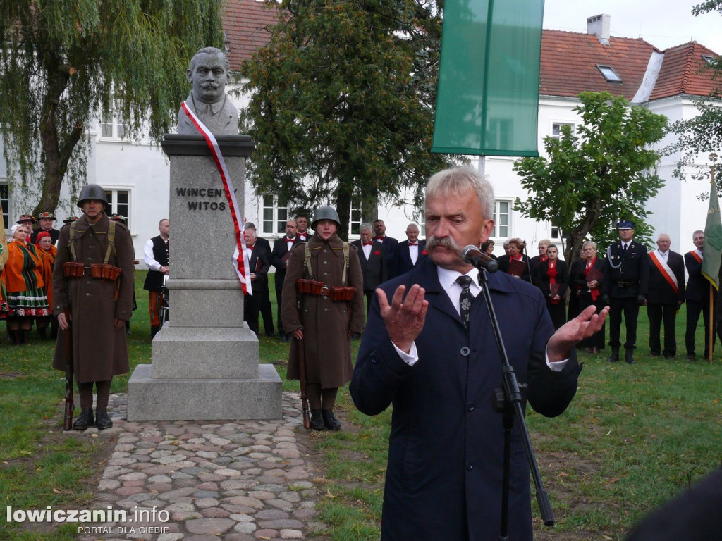 Główni politycy PSL na odsłonięciu pomnika Witosa