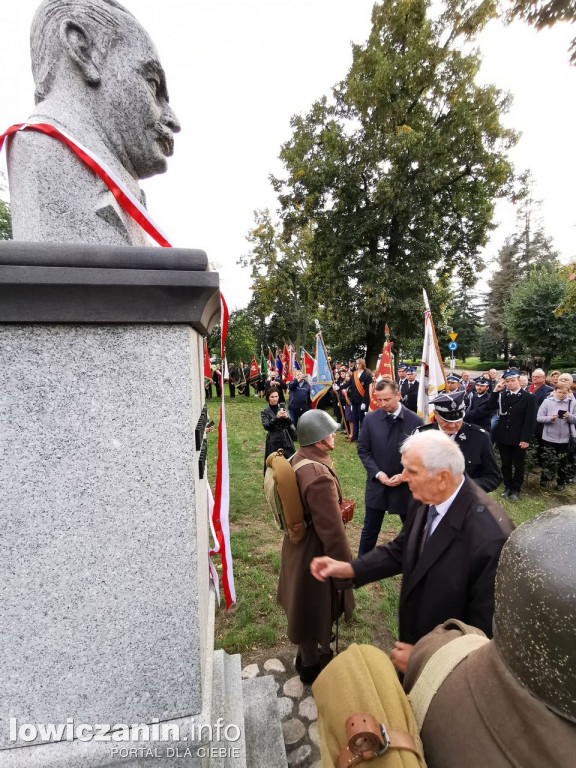 Główni politycy PSL na odsłonięciu pomnika Witosa