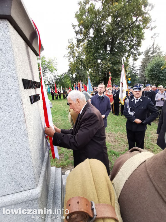 Główni politycy PSL na odsłonięciu pomnika Witosa