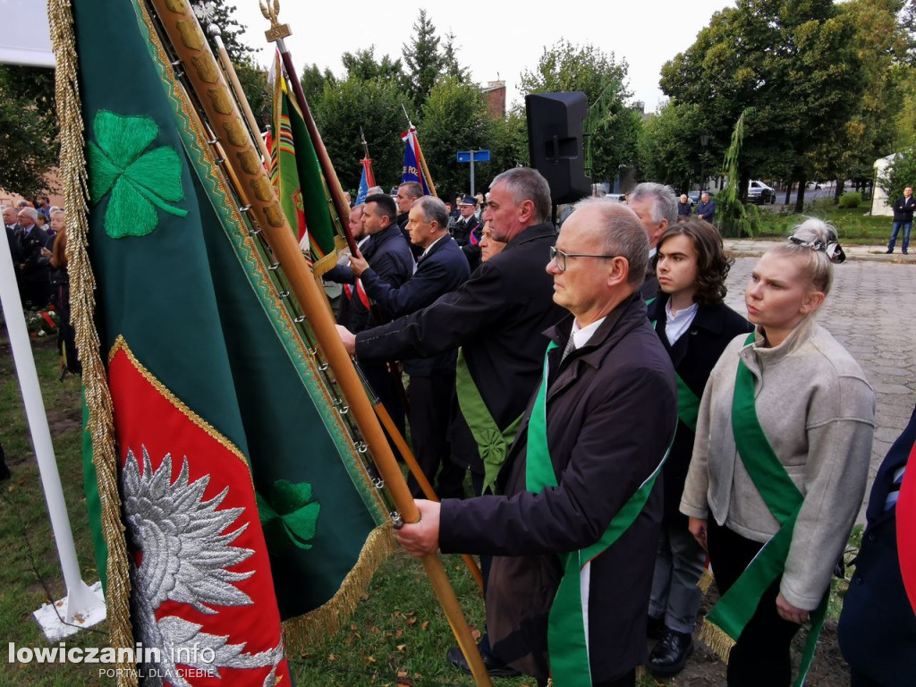 Główni politycy PSL na odsłonięciu pomnika Witosa