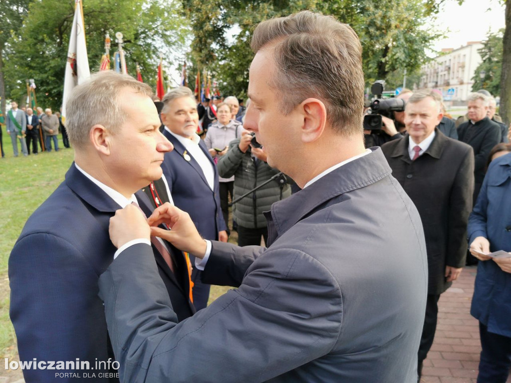 Główni politycy PSL na odsłonięciu pomnika Witosa