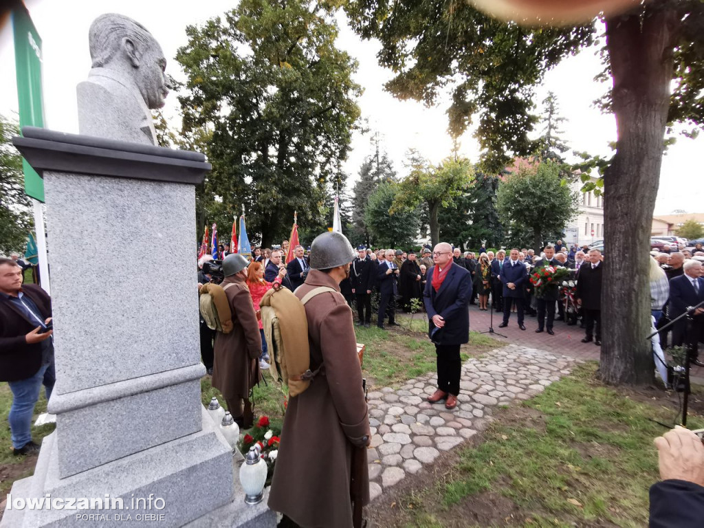 Główni politycy PSL na odsłonięciu pomnika Witosa