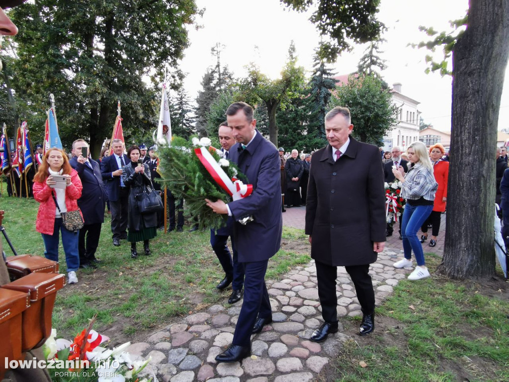 Główni politycy PSL na odsłonięciu pomnika Witosa