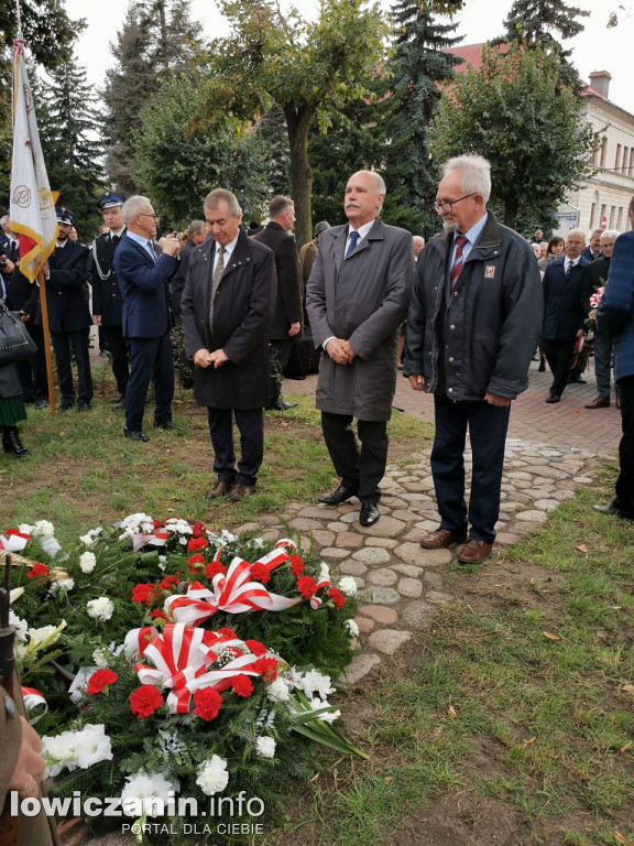 Główni politycy PSL na odsłonięciu pomnika Witosa