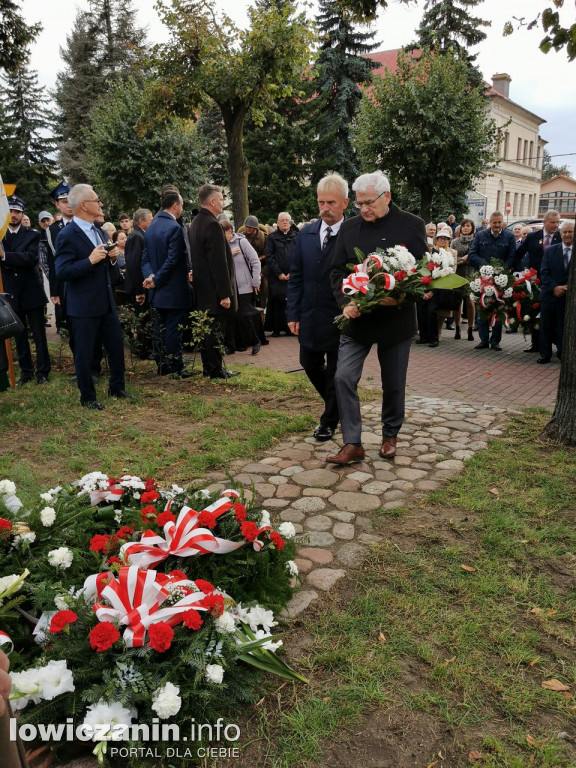 Główni politycy PSL na odsłonięciu pomnika Witosa