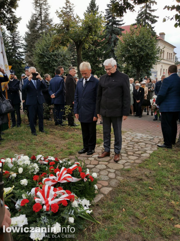 Główni politycy PSL na odsłonięciu pomnika Witosa
