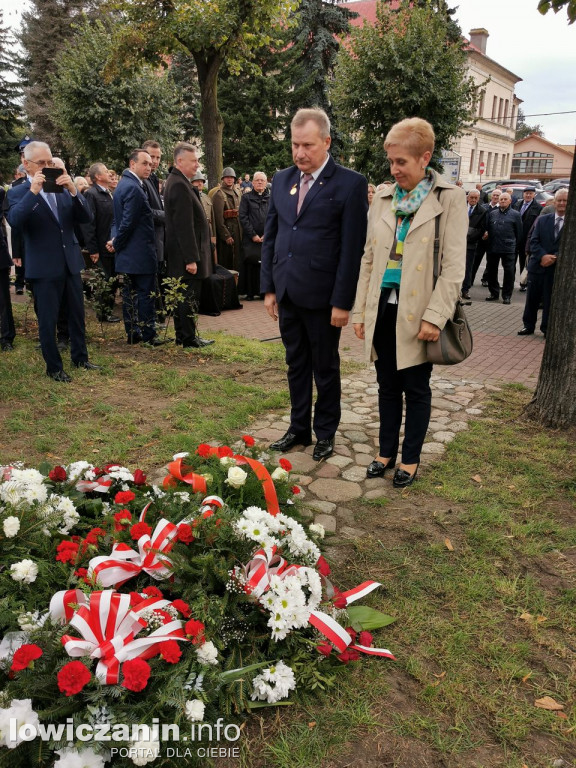 Główni politycy PSL na odsłonięciu pomnika Witosa