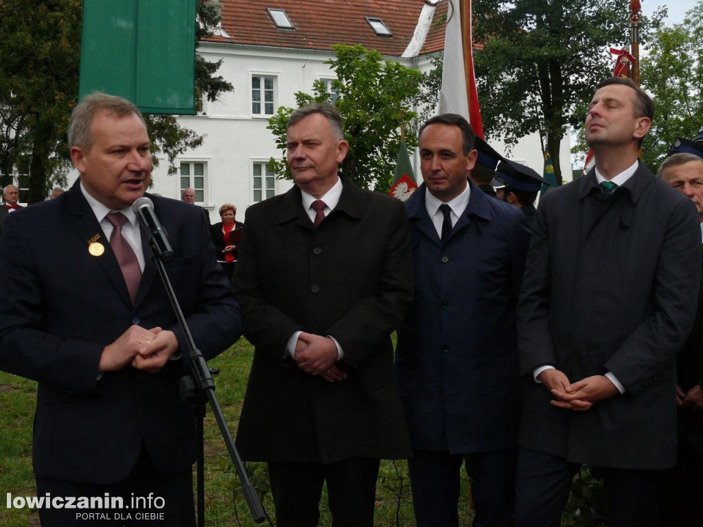 Główni politycy PSL na odsłonięciu pomnika Witosa