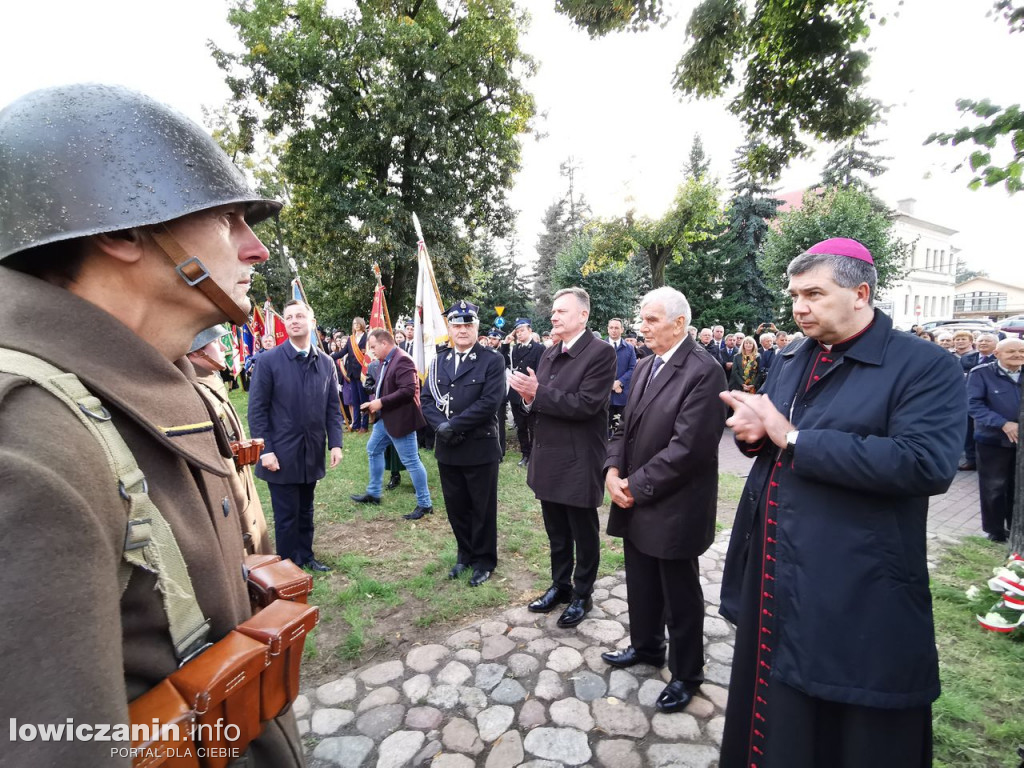 Główni politycy PSL na odsłonięciu pomnika Witosa