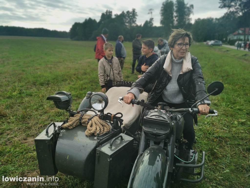 Rekonstrukcja zrzutu Cichociemnych w Czatolinie