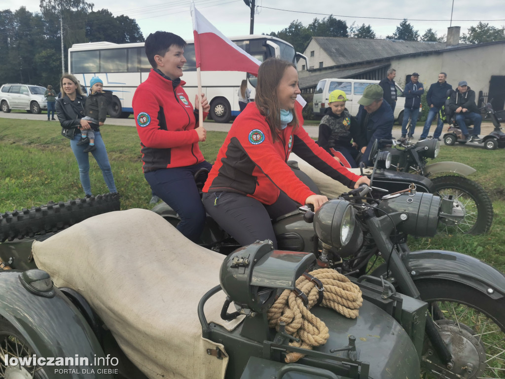 Rekonstrukcja zrzutu Cichociemnych w Czatolinie