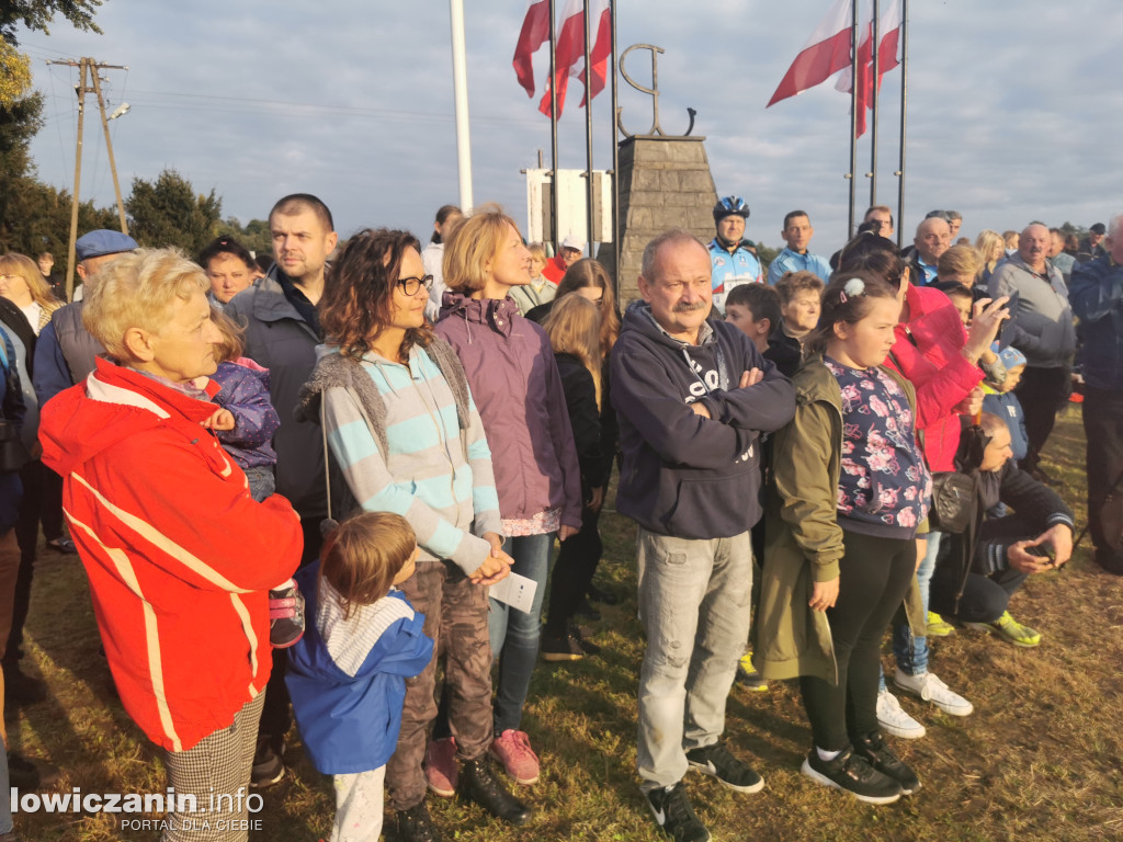 Rekonstrukcja zrzutu Cichociemnych w Czatolinie