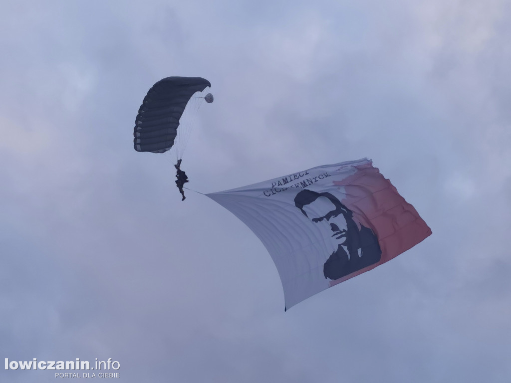 Rekonstrukcja zrzutu Cichociemnych w Czatolinie