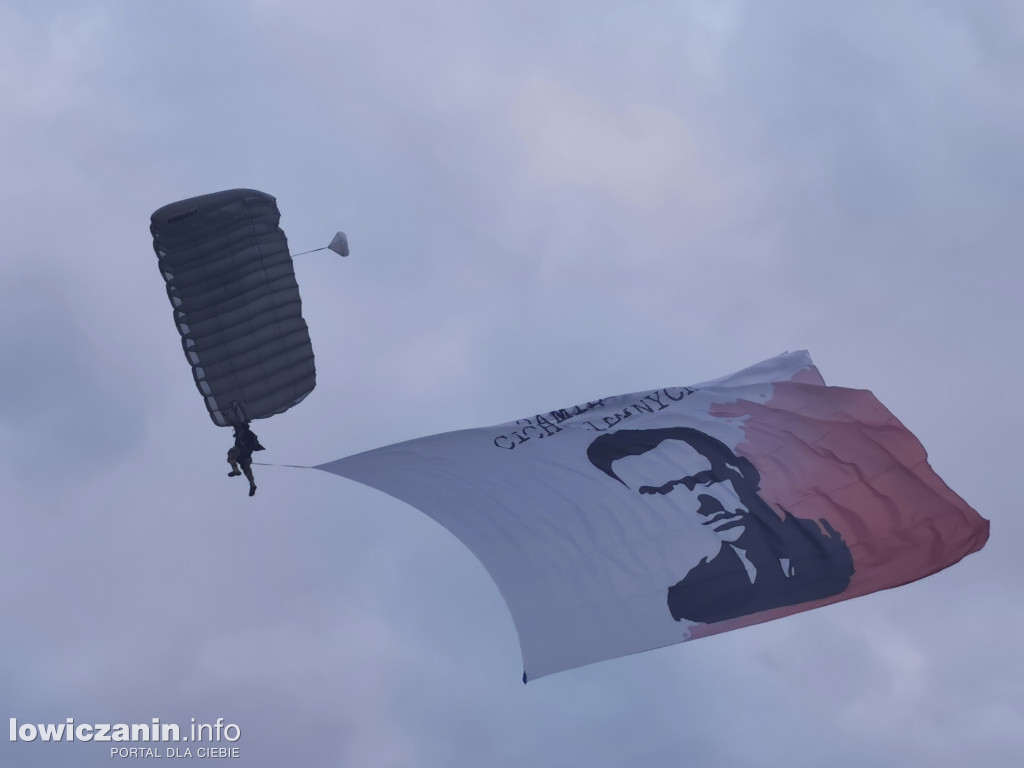 Rekonstrukcja zrzutu Cichociemnych w Czatolinie