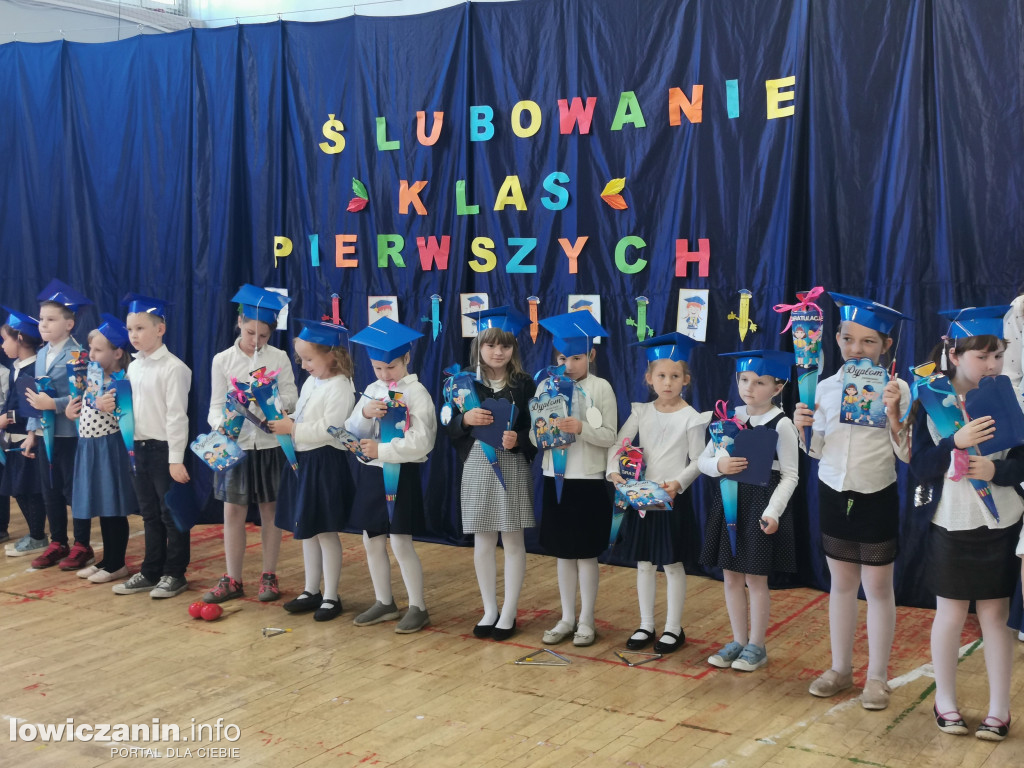 Ślubowanie w SP 4 w Łowiczu