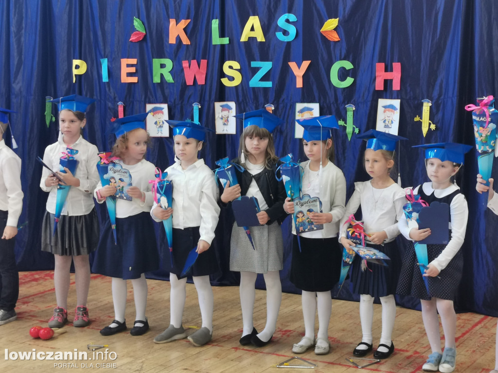 Ślubowanie w SP 4 w Łowiczu
