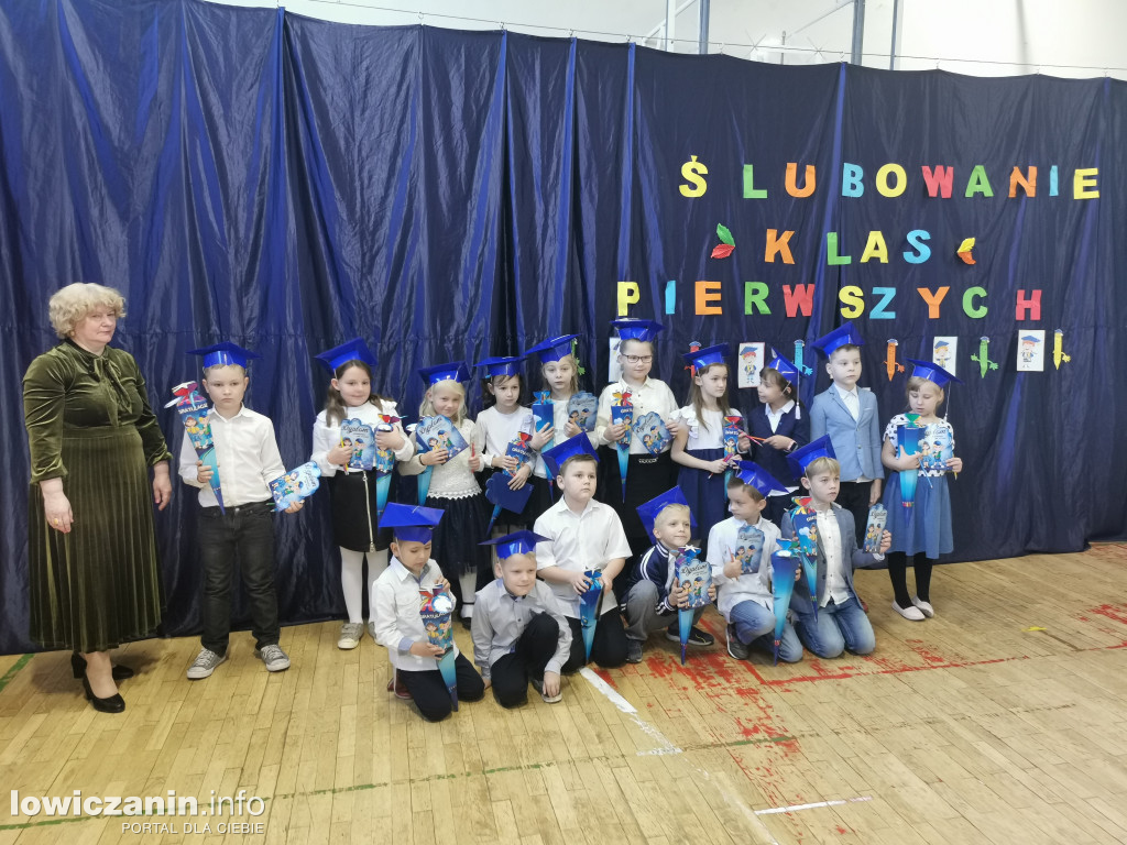 Ślubowanie w SP 4 w Łowiczu