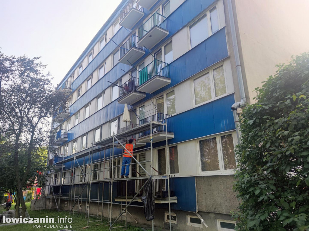 Docieplenie bloku nr 10 na Dąbrowskiego