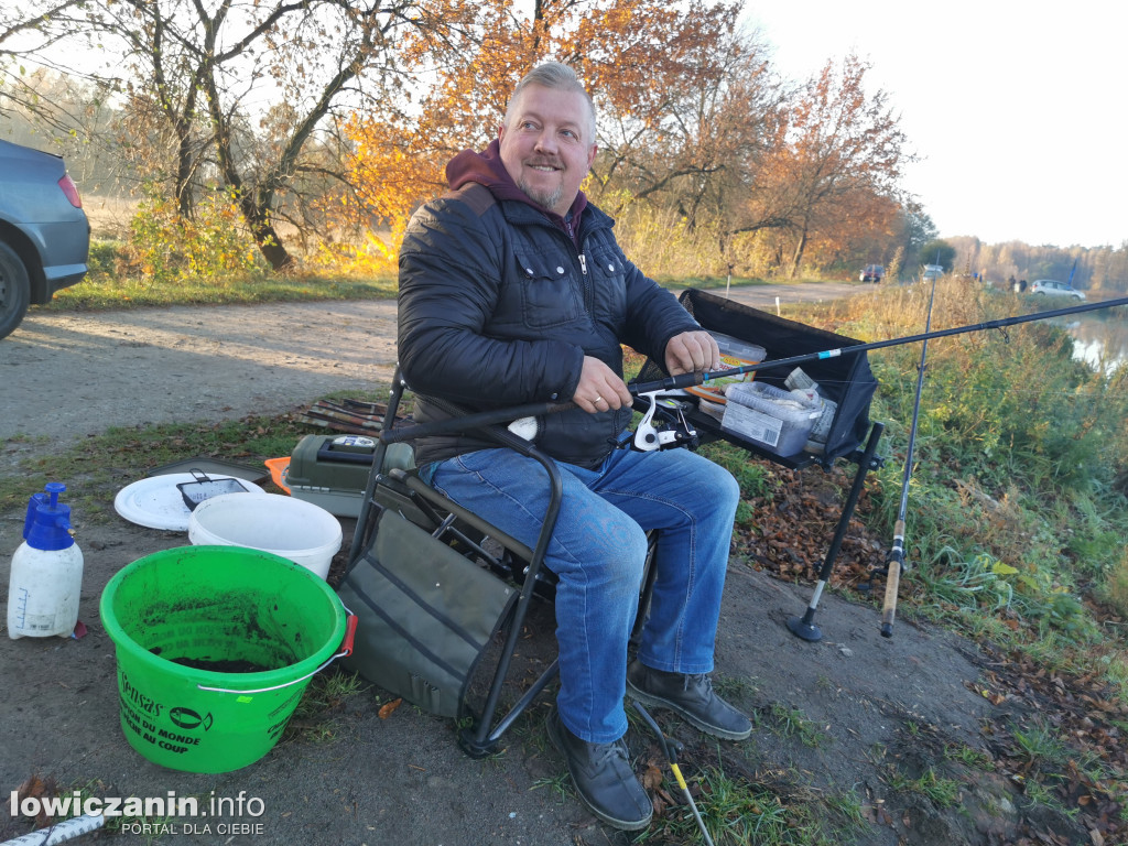 Zawody wędkarskie nad zalewem