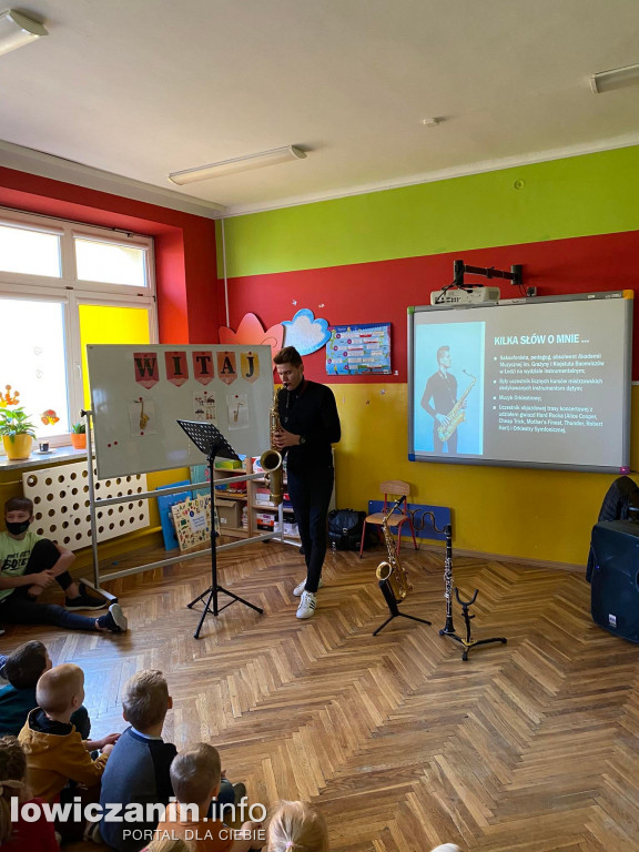 Audycja muzyczna w SP Niedźwiada