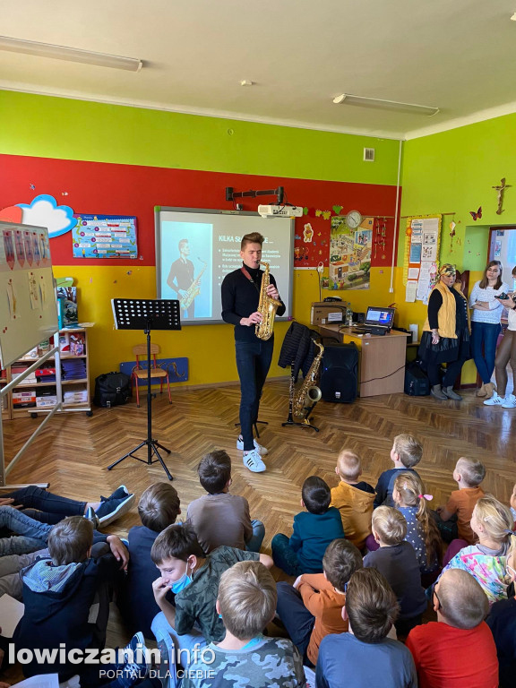 Audycja muzyczna w SP Niedźwiada