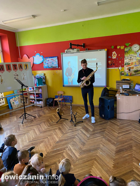 Audycja muzyczna w SP Niedźwiada