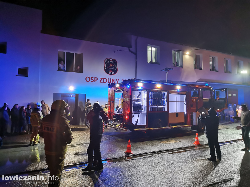 Powitanie nowego samochodu strażackiego w Zdunach